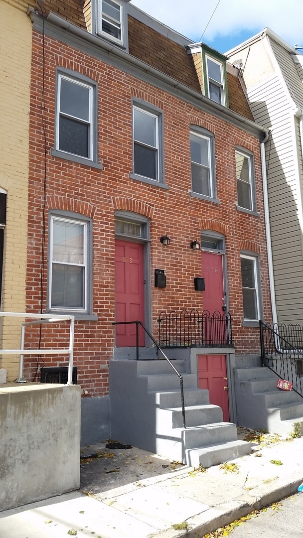 Building Photo - 132 N Hall St