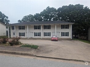 Building Photo - 2437 N Brophy Ave