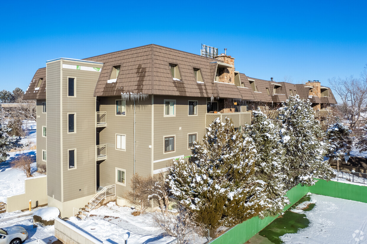 Southwest Corner - Remington Post Condominiums