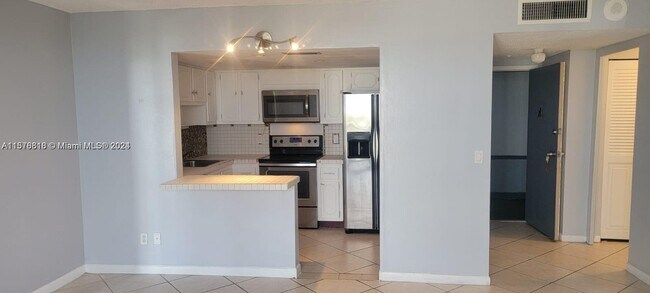 Building Photo - 13499 Biscayne Blvd