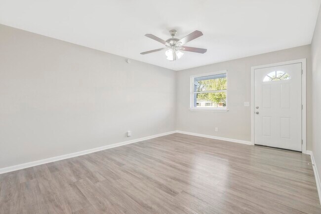 Building Photo - 5020 Chivalry Dr