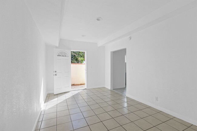 Foto del edificio - Charming 1-Bedroom/1-Bathroom ADU