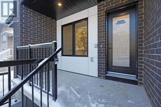 Building Photo - 958 Fisher Ave