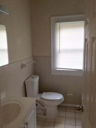 Building Photo - 3 Bedroom 1.5 Bathroom Home For Rent - Clo...