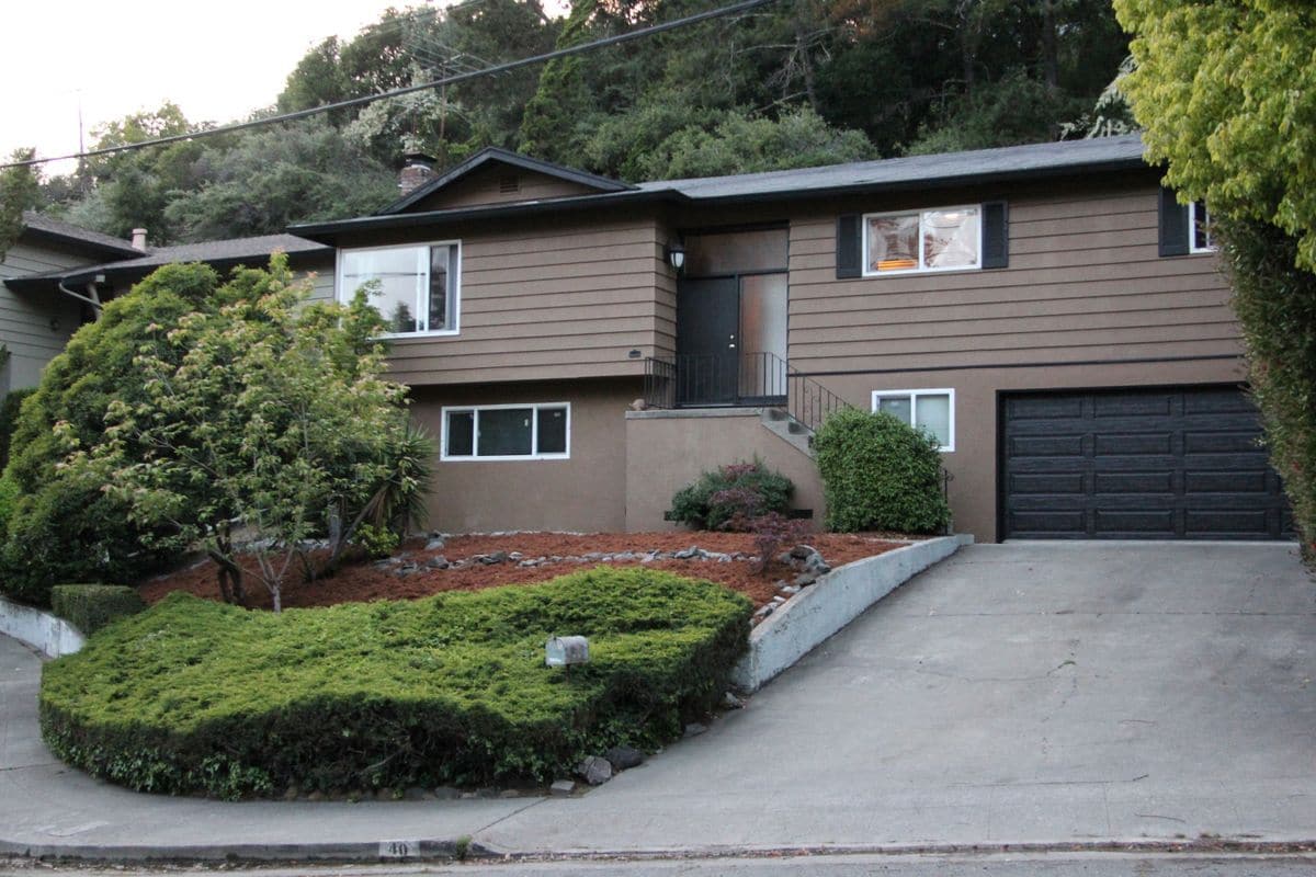 Primary Photo - 40 Elysian Fields Dr