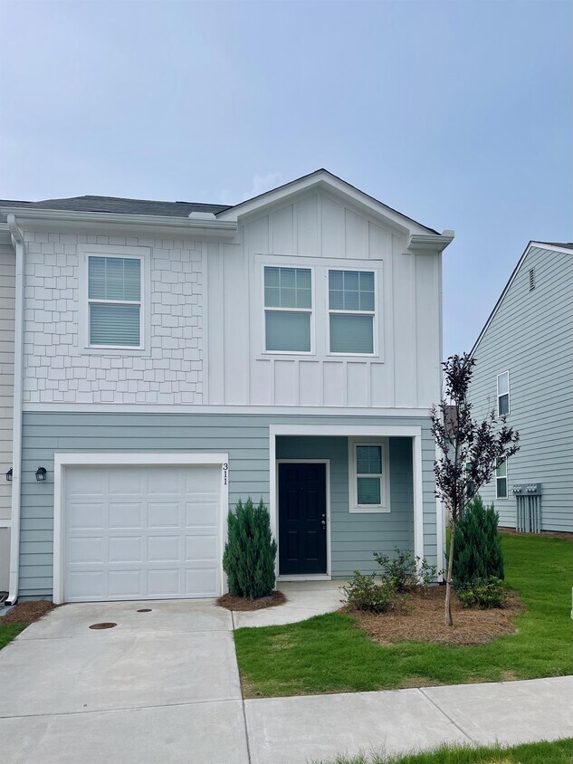 Primary Photo - 311 Penn Sta Wy