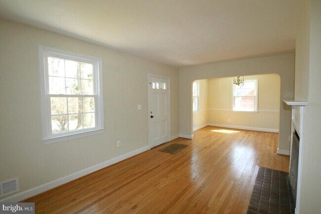Foto del edificio - 2120 Grayson Pl