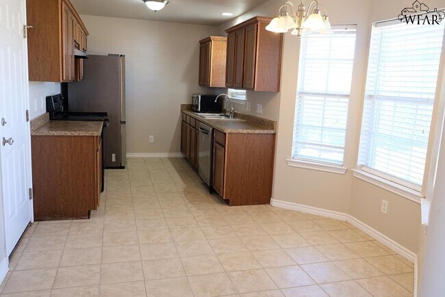 Foto del edificio - 5027 Cy Young Dr