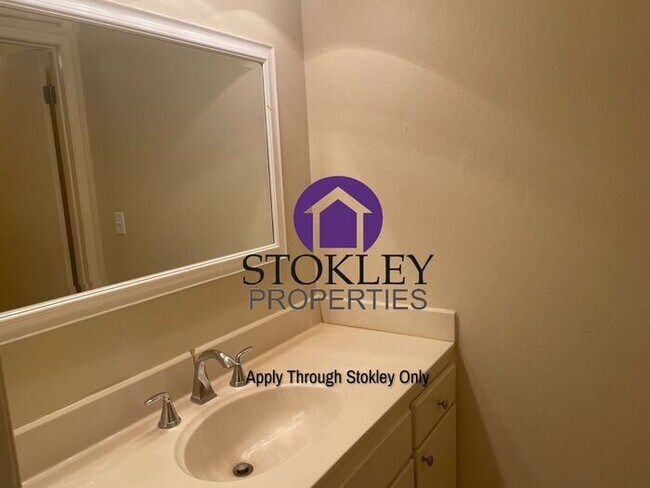 Foto del edificio - Stokley Properties Presents 3755 Northwood...