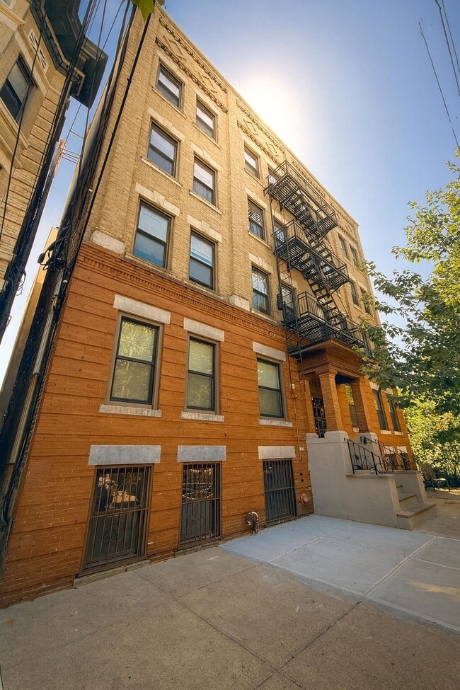 Building Photo - 102 Ogden Ave.