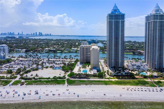 Foto del edificio - 4747 Collins Ave