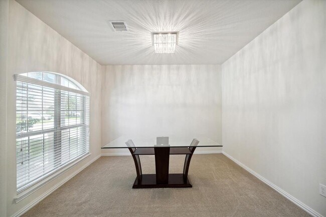 Building Photo - 1523 Lochstone Dr