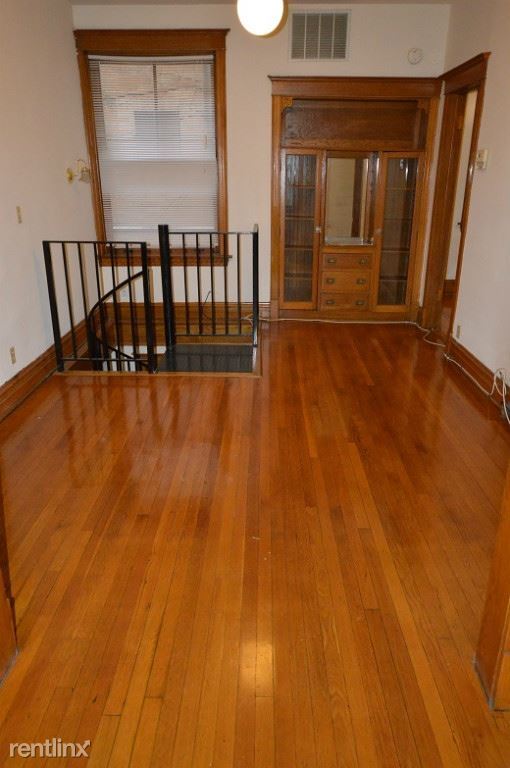 Foto principal - 3906 N Greenview Ave