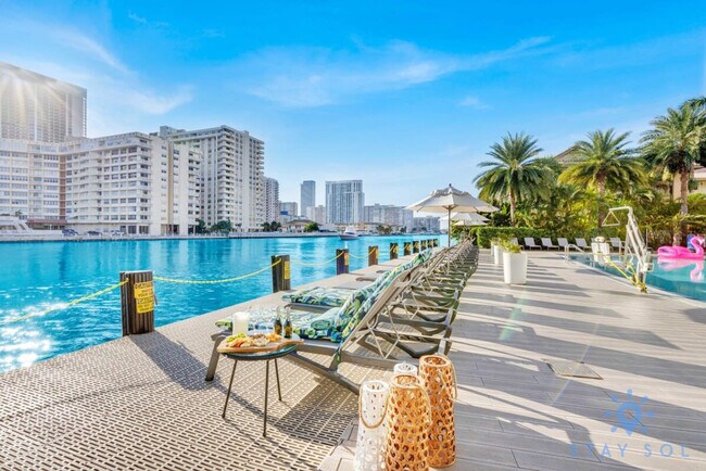 Foto del edificio - 2602 E Hallandale Beach Blvd