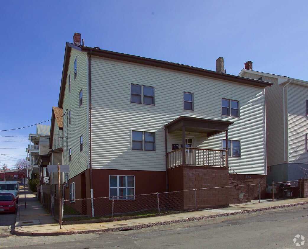 Building Photo - 64 Hunter St