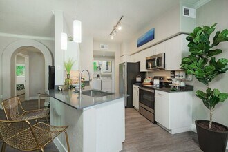 Interior Photo - Enclave at Arrowhead