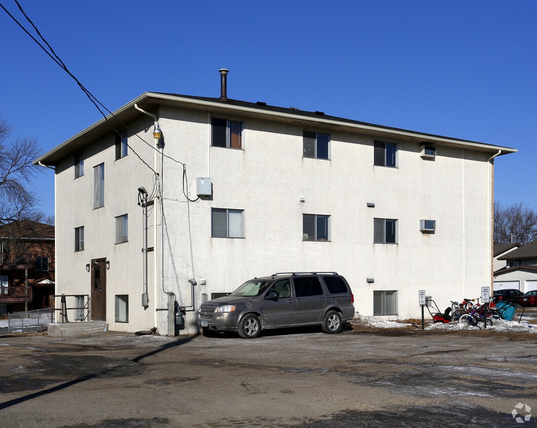 215 South St, South Saint Paul, MN 55075 Apartments in South Saint