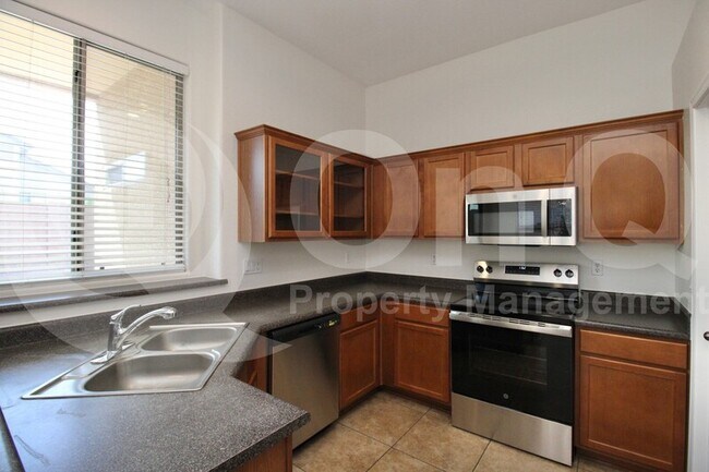 Building Photo - 1125 W Fruit Tree Ln