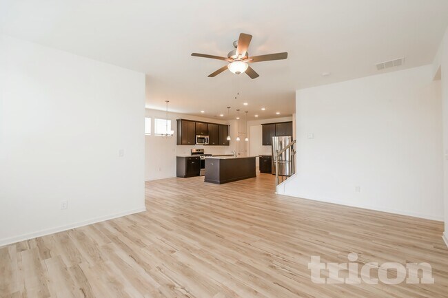 Foto del edificio - 213 Everett Sq