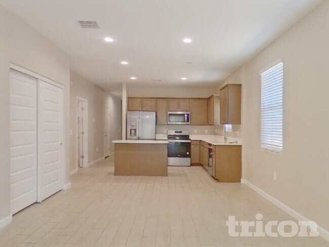 Foto del edificio - 36615 N Iberian Dr.