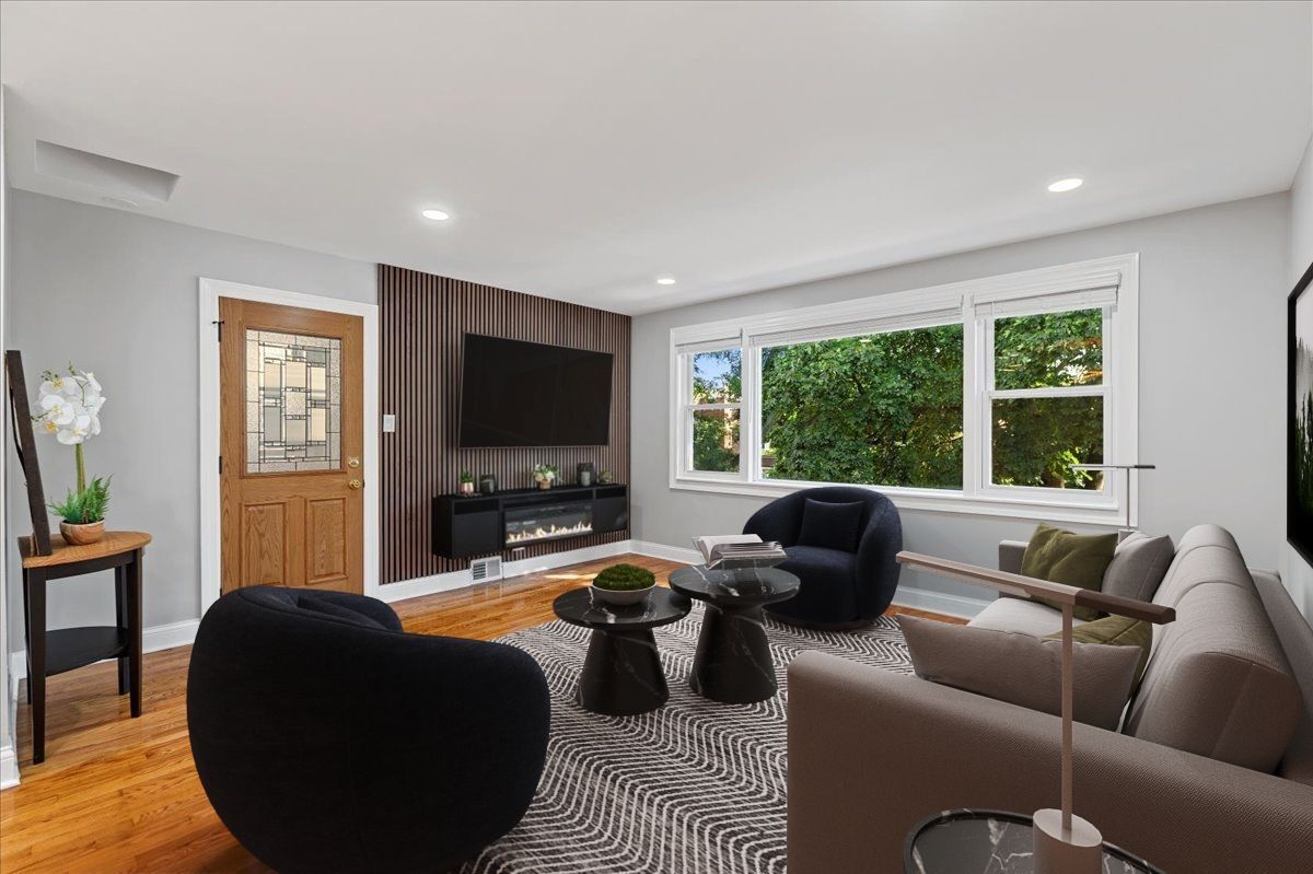 Foto principal - 6422 N Seeley Ave