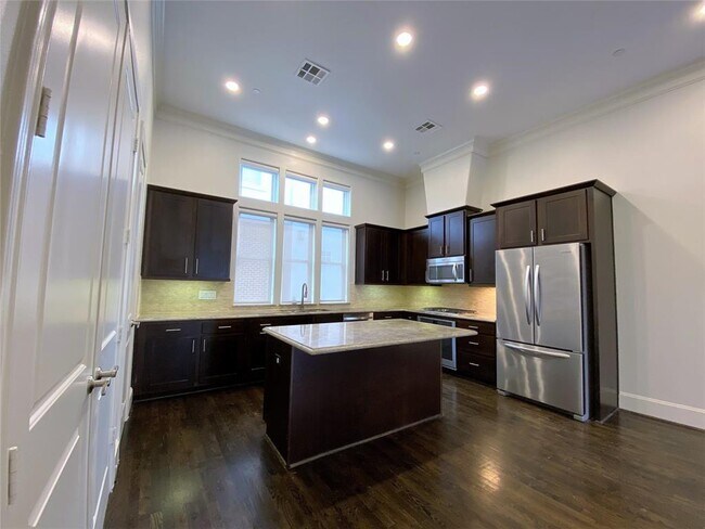 Building Photo - 1842 Dart St