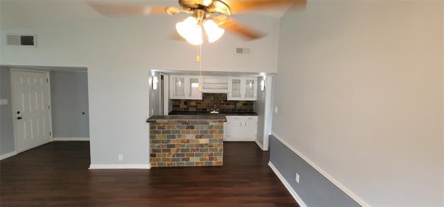 Foto del edificio - 4649 Ringgold Ln