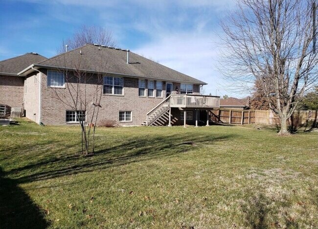 Building Photo - 502 Pepper Hill Dr