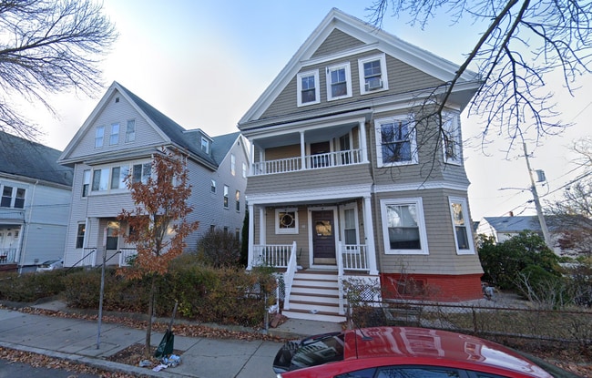 Building Photo - 68 Willow Ave