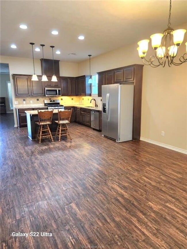 Foto del edificio - 4 Bedroom, 2 Bath in Dove Crossing Subdivi...