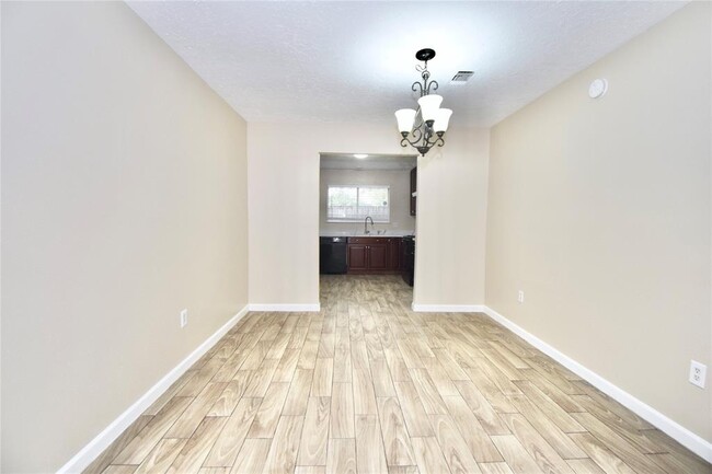 Foto del edificio - 2802 Fir Crest Ct