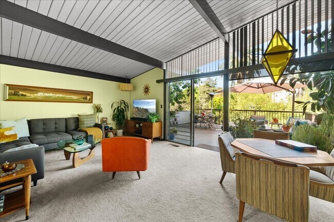 Building Photo - Woodland Hills Mid-Century Modern Retreat