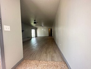 Building Photo - 3606 Willow Springs Dr