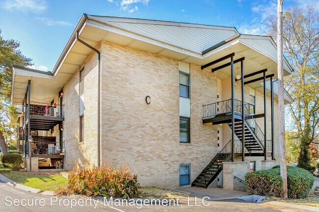 Building Photo - 1 br, 1 bath House - 4425 Westlawn Dr C202