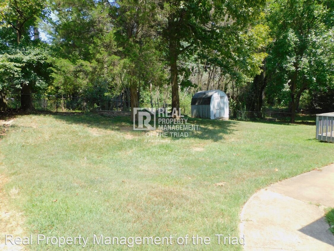 Building Photo - 3 br, 2 bath House - 3910 Raintree Dr.