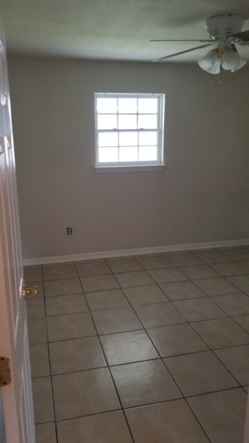 Foto del edificio - 28960 Highland Dr