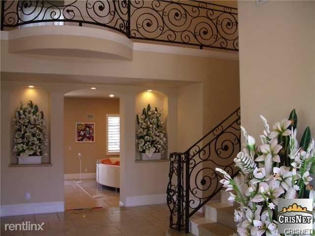 Building Photo - 4240 Old Topanga Canyon Rd