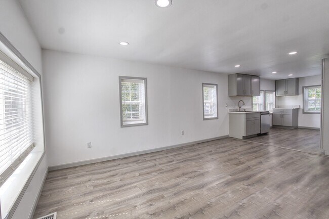 Foto del edificio - Modern 3-Bedroom Home with Smart Features & Premium Upgrades