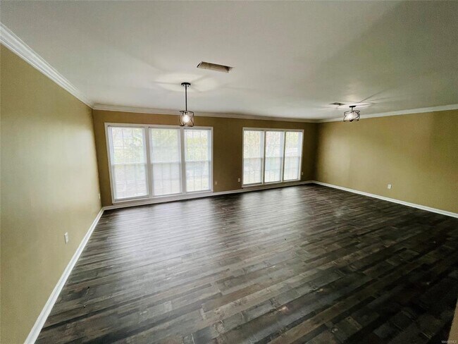 Building Photo - 5716 Bridle Path Ln