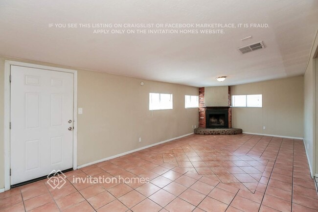 Building Photo - 449 S Stewart