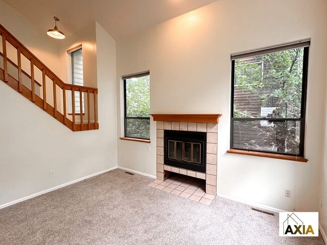 Building Photo - 4BD/2BA Fall Pre-Lease in Quiet Neighborhood!