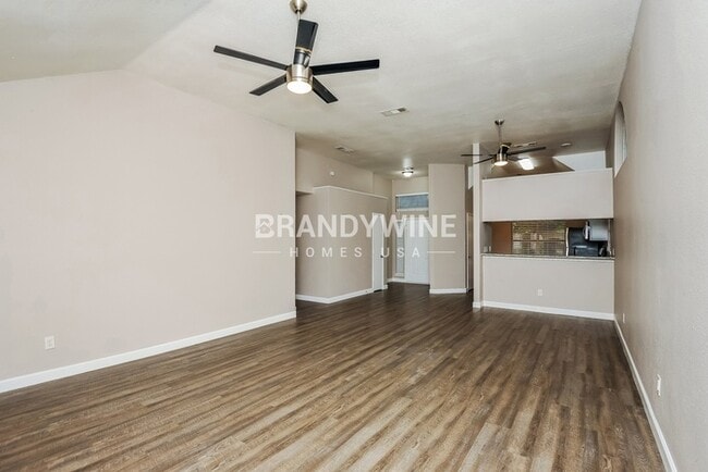 Building Photo - 737 Lionel Way