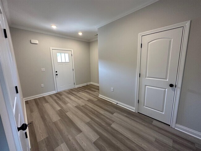 Building Photo - 6469 Fortuna Ave