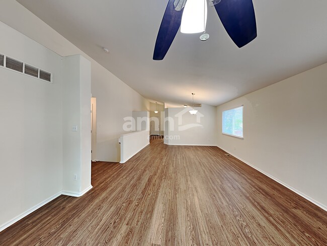 Foto del edificio - 11260 Jamaica St