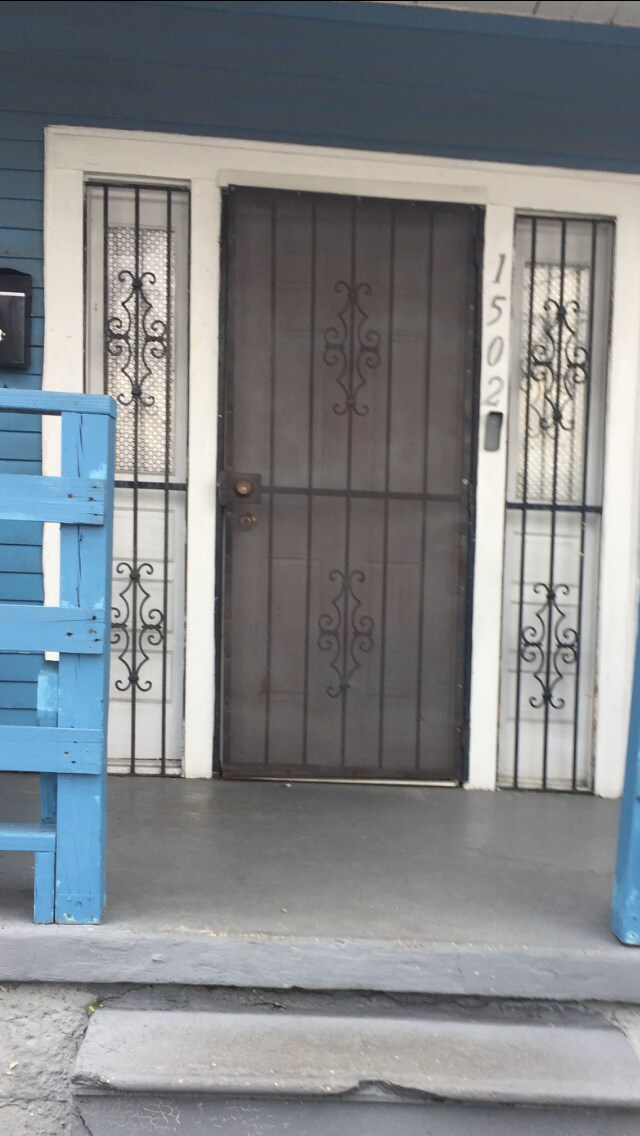 Vista de calle - 1502 Piety St