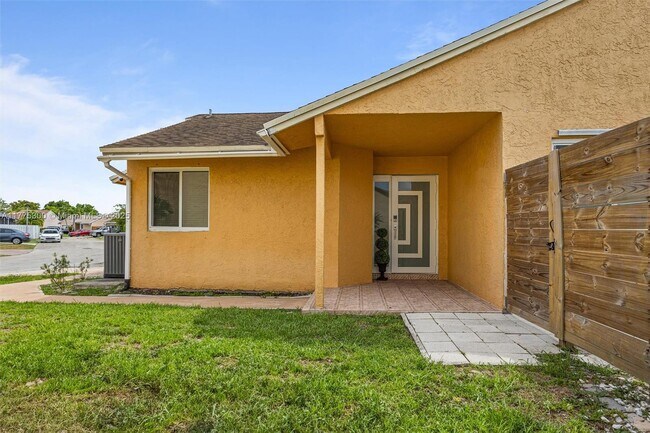 Building Photo - 11041 SW 11th Ct