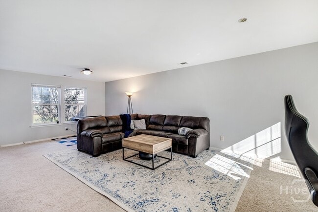 Building Photo - 3 Blackberry Ln