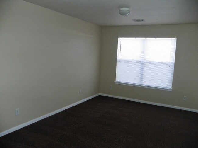 Building Photo - 201.203 Marvin Cove