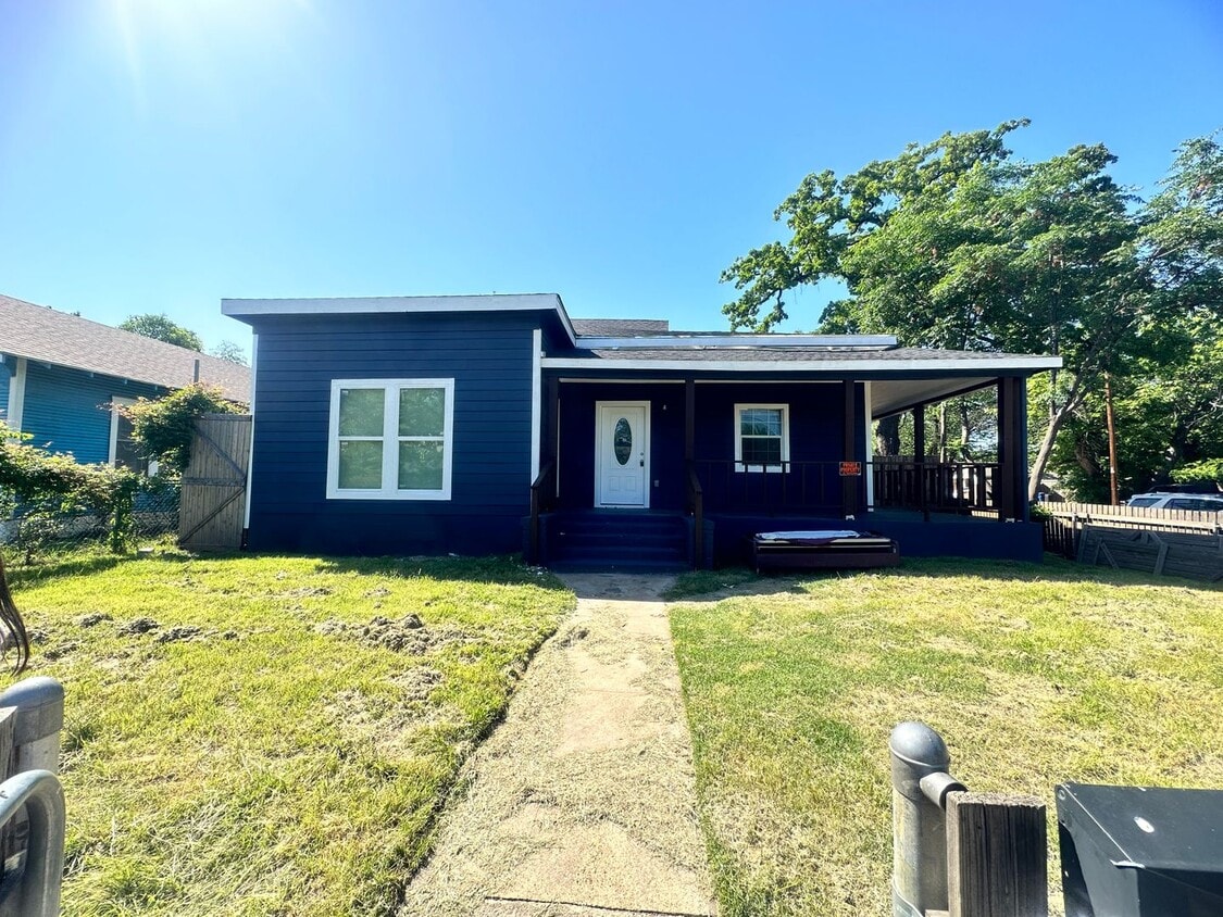 Primary Photo - Coming Soon! Spacious 3 Bed 2 Bath home fo...