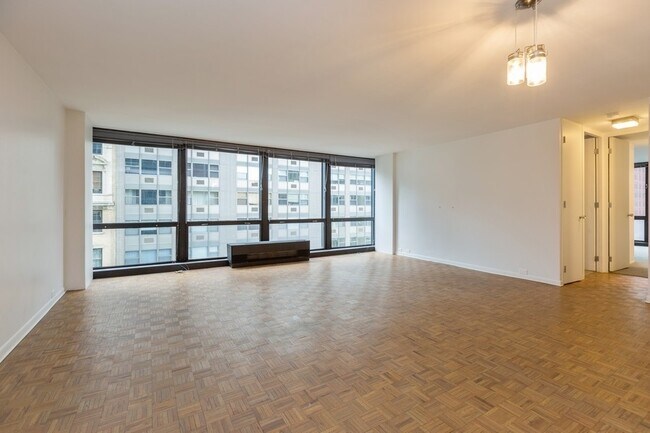 Building Photo - 900 N Lake Shore Dr